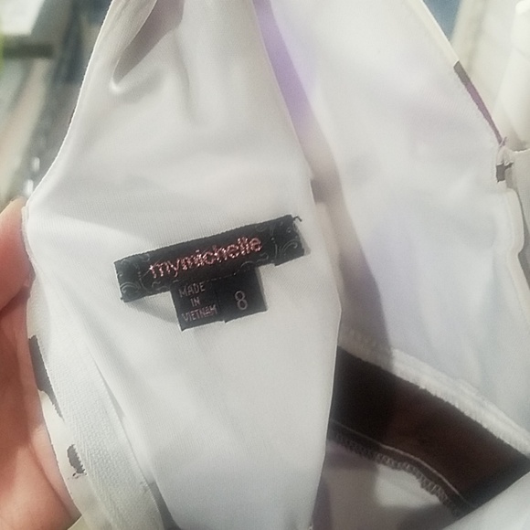 Dress - Picture 6 of 6